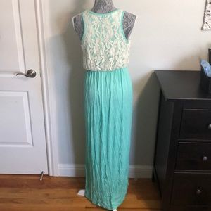 Perfect maxi dress for parties